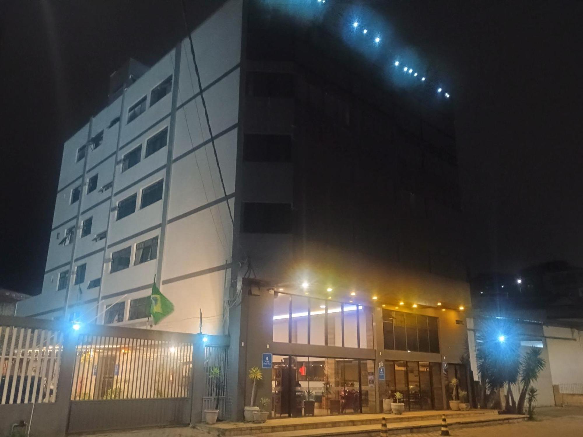 Village Plaza Hotel Барбасена Екстериор снимка